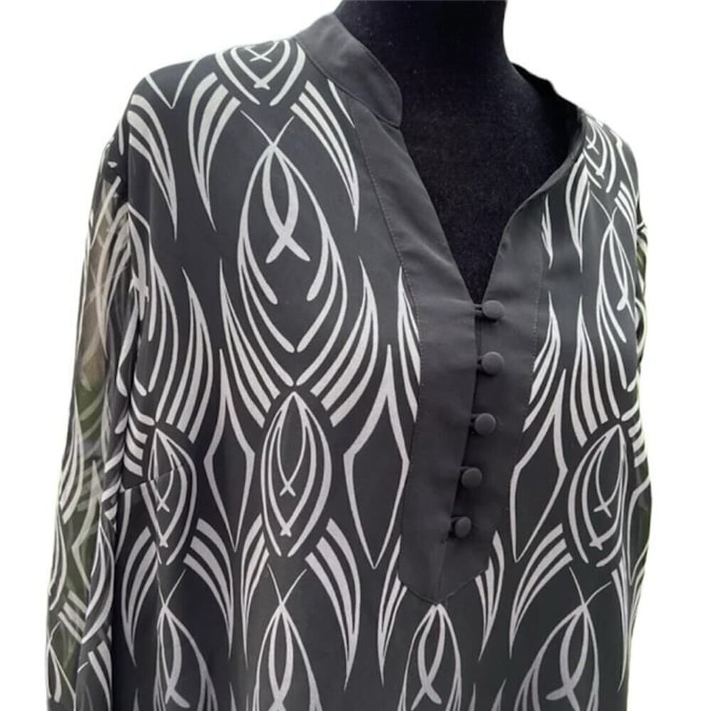 JM Collection long sleeves, V-neck, black ombre tunic. Women's size 14